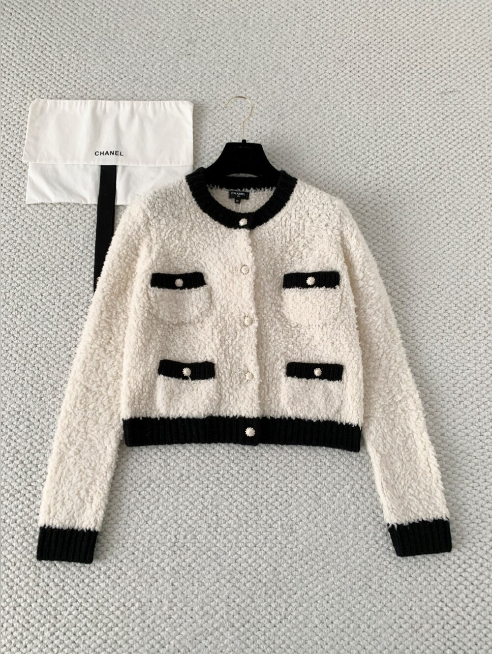 CHANEL crewneck Knit Cardigan